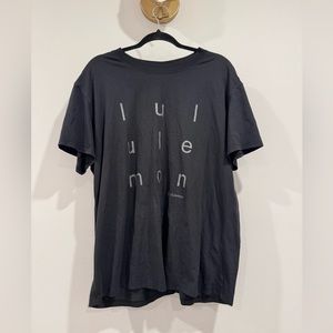 lululemon t-shirt